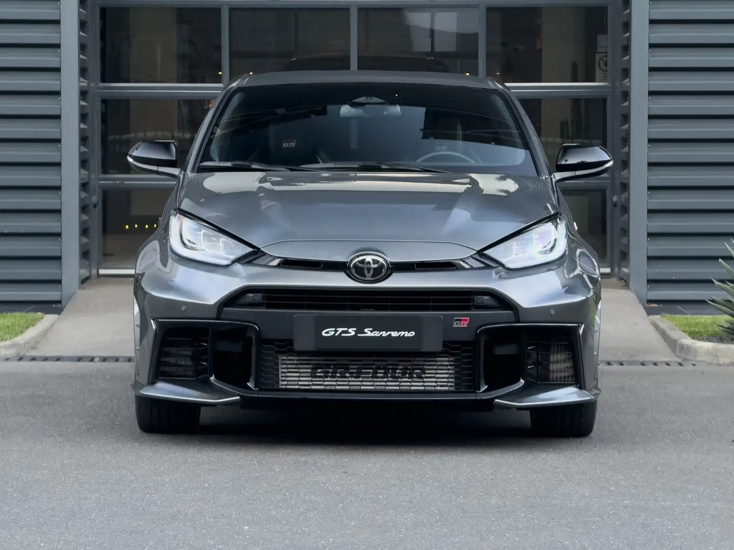 Toyota Yaris GR 1.6 281 CV AUTOMATICO AKRAPOVIC PPF IVA Grigio - 2