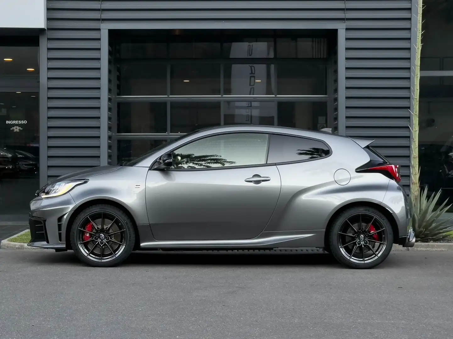 Toyota Yaris GR 1.6 281 CV AUTOMATICO AKRAPOVIC PPF IVA Gris - 1