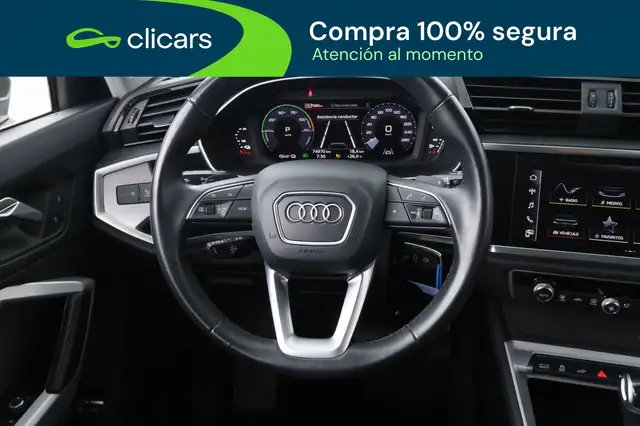 Audi Q3 view 21