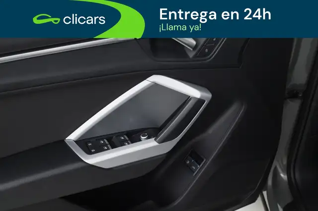 Audi Q3 view 19