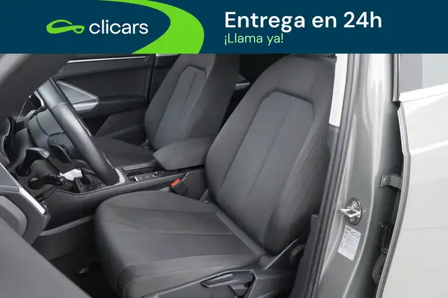 Audi Q3 view 14