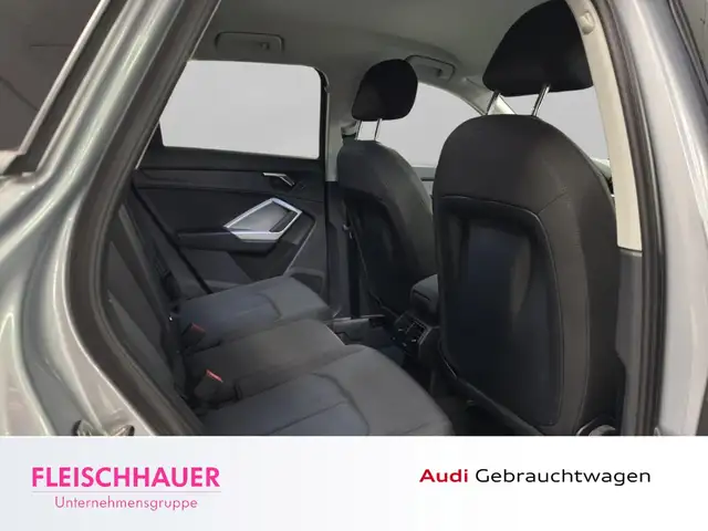 Audi Q3 view 19