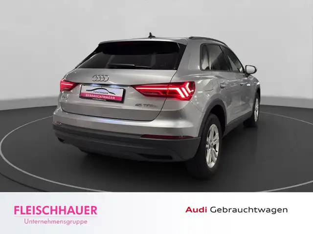 Audi Q3 view 6