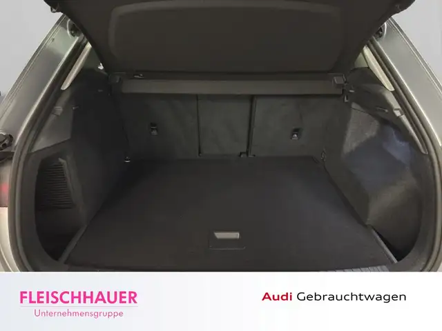 Audi Q3 view 20