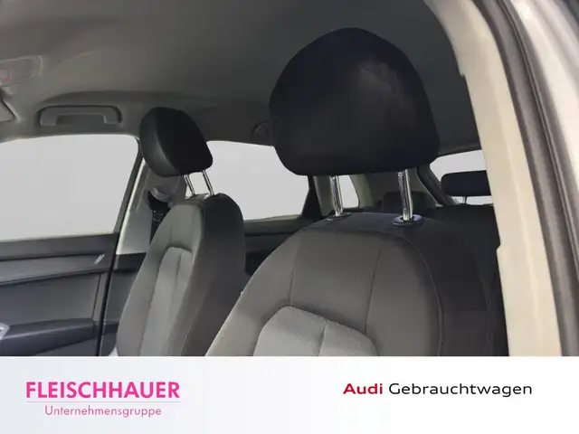 Audi Q3 view 23