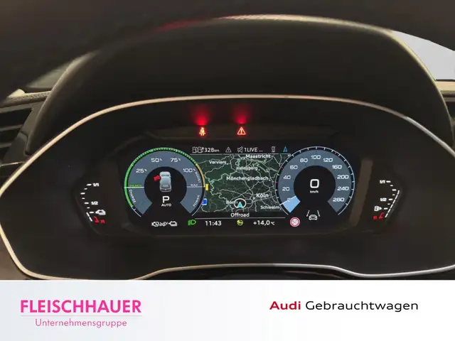 Audi Q3 view 11