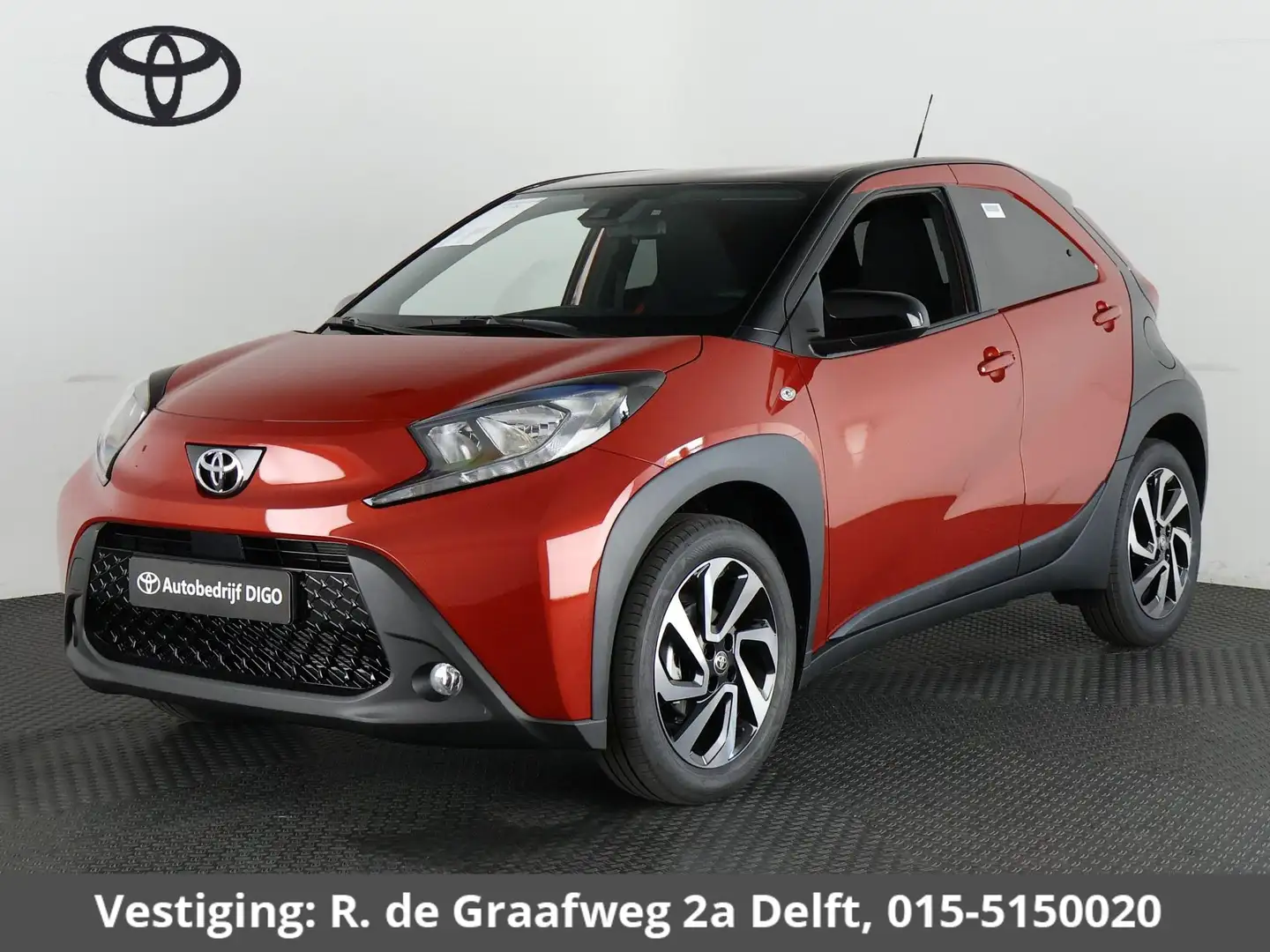 Toyota Aygo X 1.0 VVT-i S-CVT Pulse | Stoelverwarming | Adaptief Rood - 1