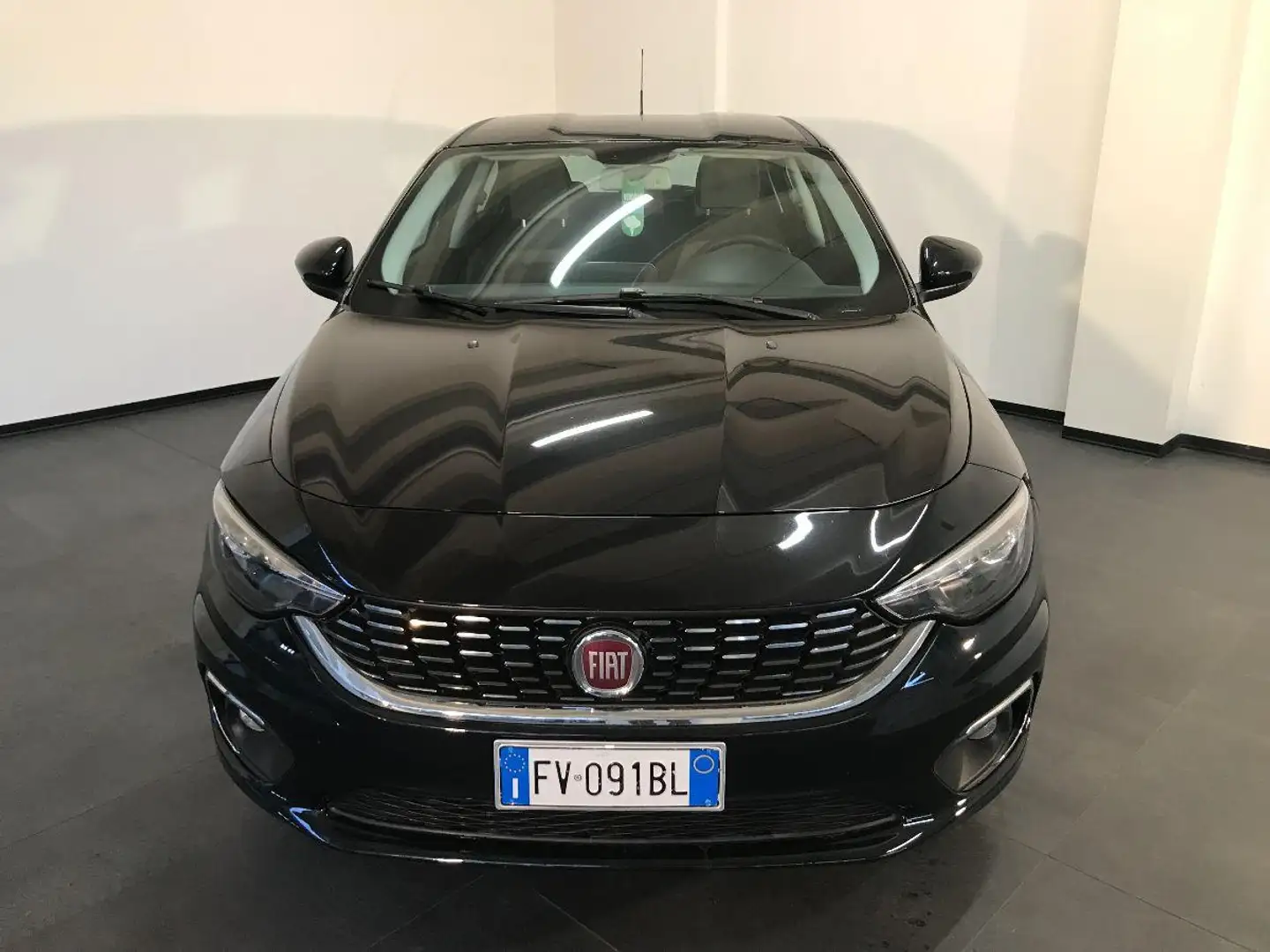 Fiat Tipo 1.6 Mjt S&S 5p. Lounge Nero - 2