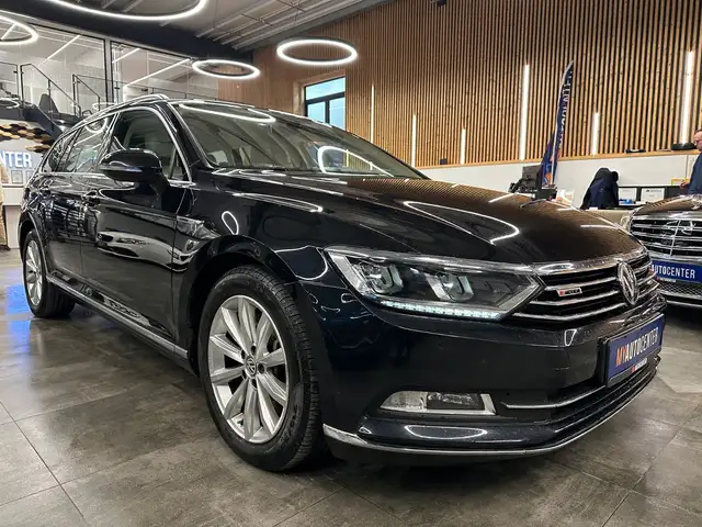 Volkswagen Passat view 4