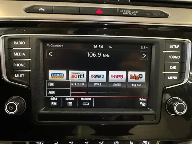 Volkswagen Passat view 11