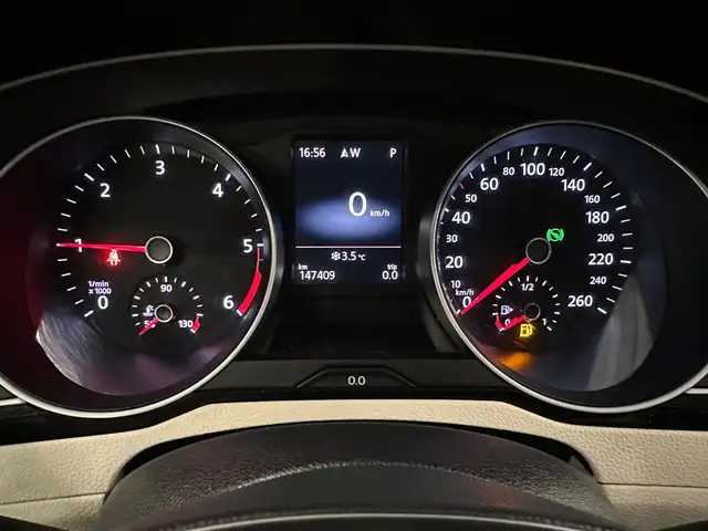 Volkswagen Passat view 10