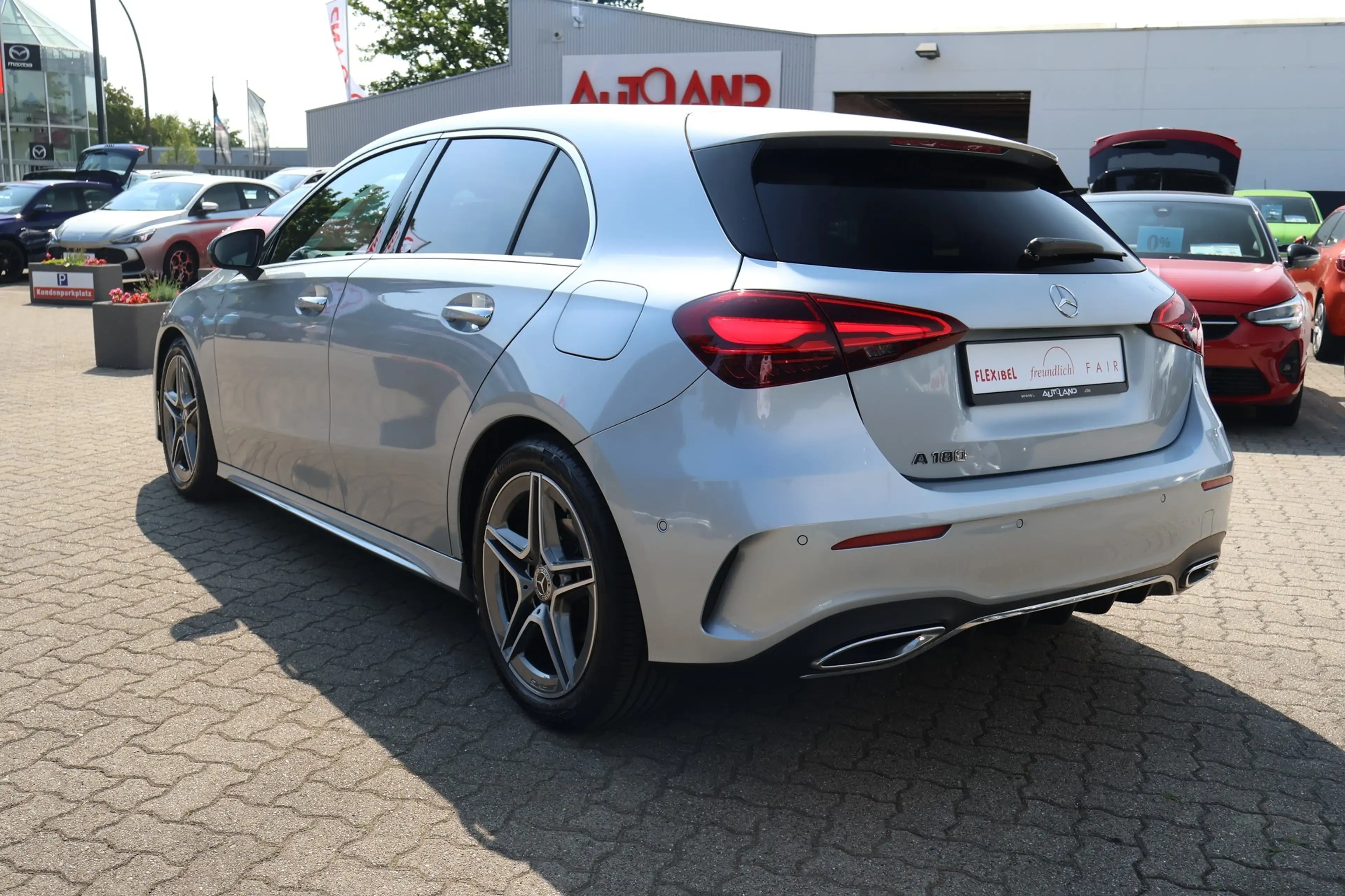 Mercedes-Benz A 180 A180 AMG Line Pano LED Schiebedach Panorama — photo 3