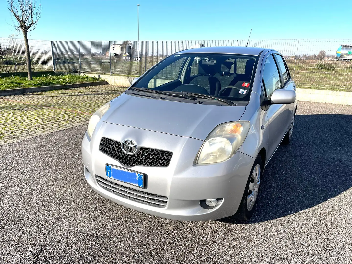 Toyota Yaris 5p 1.3 Navy - 1