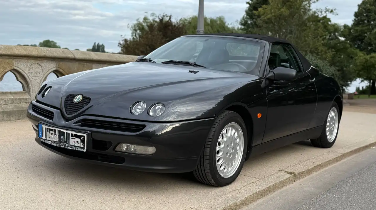 Alfa Romeo Spider 3.0 V6, foto 1