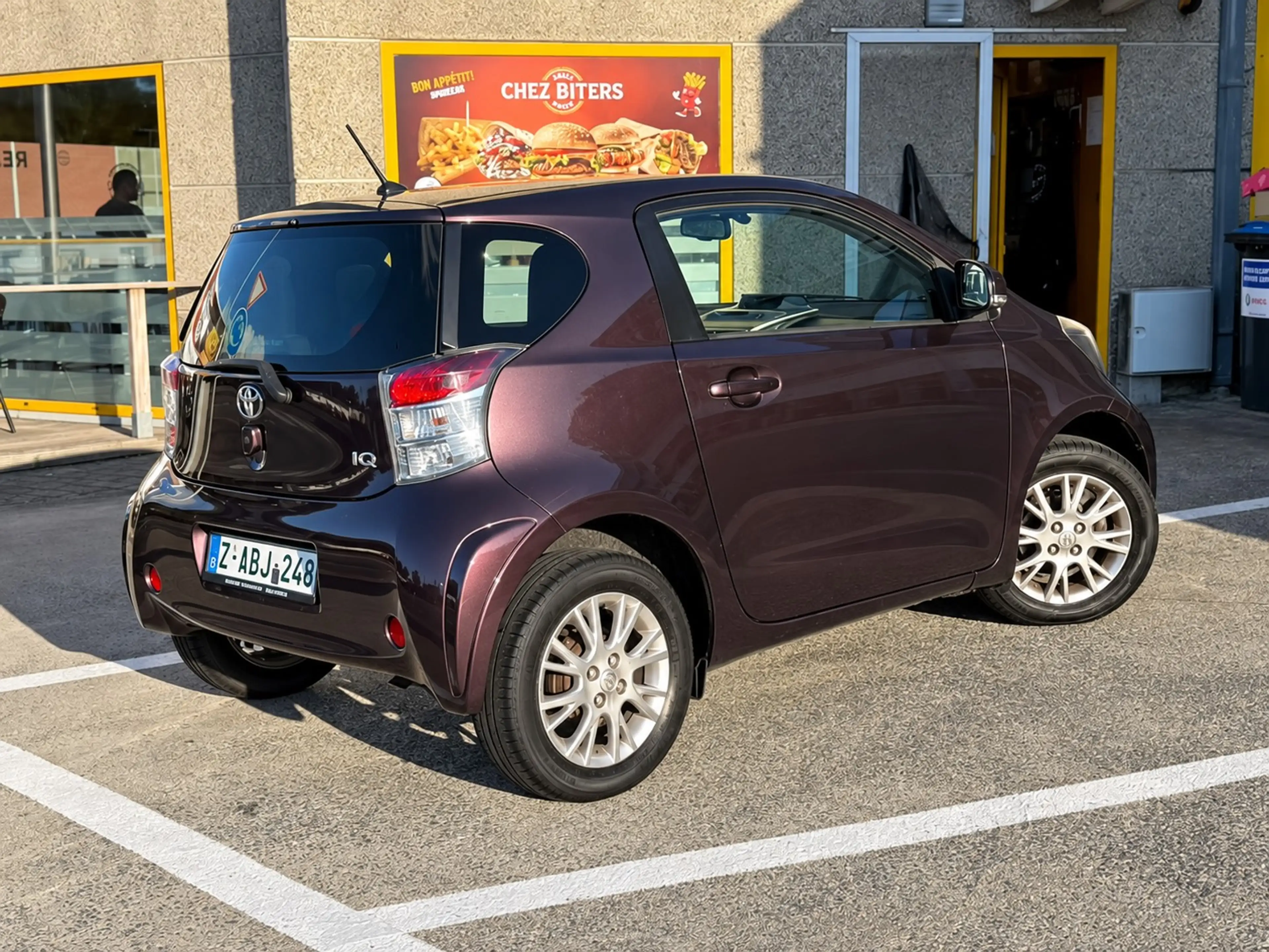 Toyota iQ iQ 1.0i VVT-i / AIRCO / GARANTIE / KEY LESS / AUTOMATIQUE — photo 4