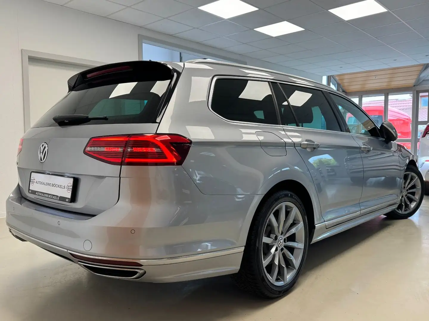 Volkswagen Passat Variant Highline 1.5 TSI°R-Line+°2.Hd°ACC Argent - 2