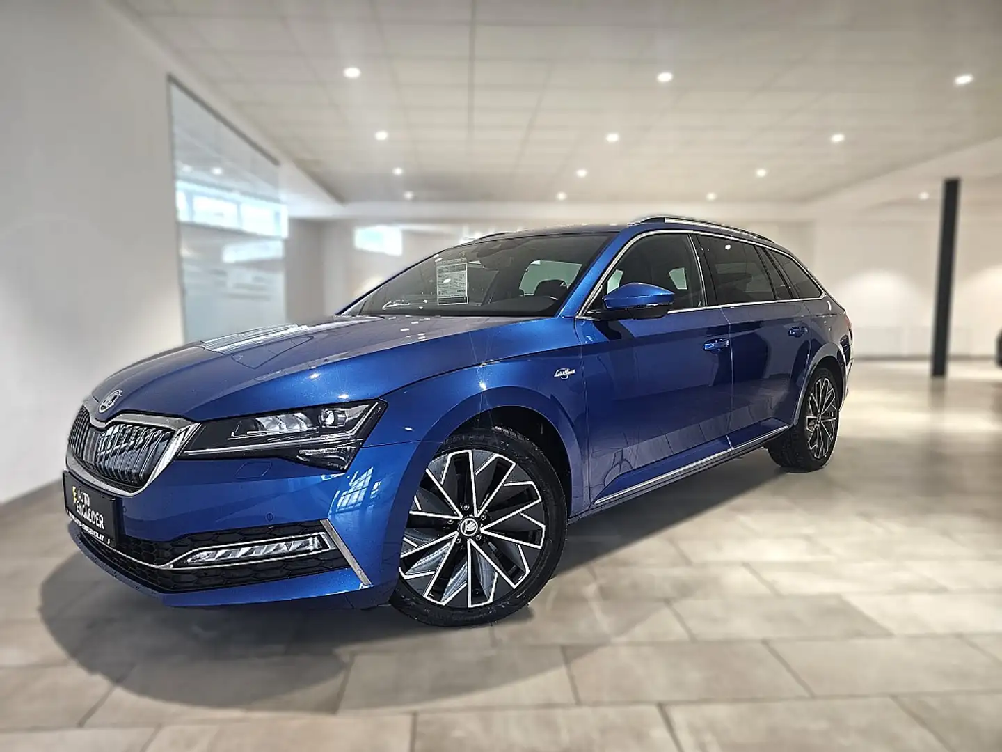 Skoda Superb Kombi 2,0 TDI Laurin & Klement DSG Blau - 2