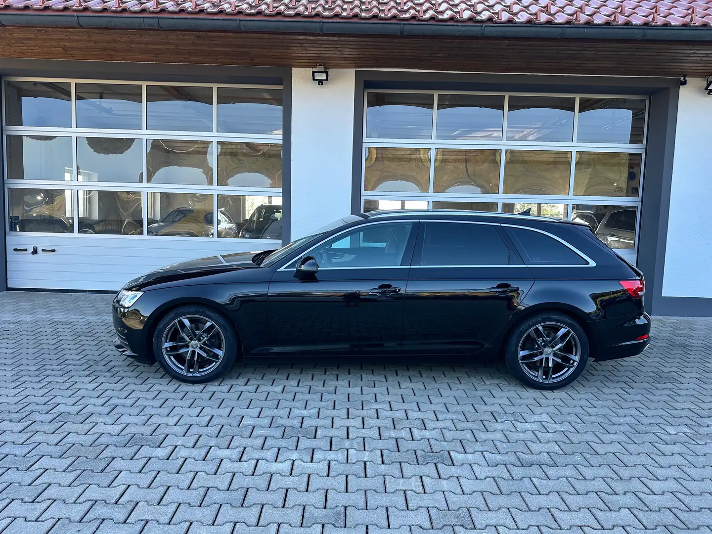 Audi A4 Avant 35 TDI S-tronic *NAVI*PDC*SITZHZ* Schwarz - 2