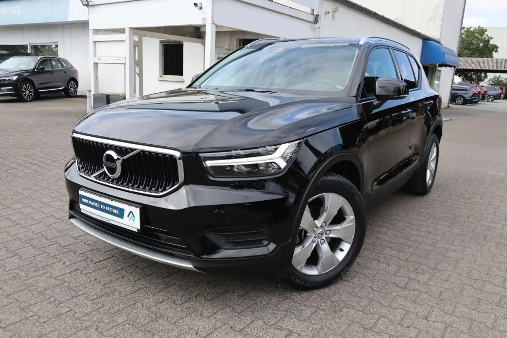 Volvo XC40 XC40 T2 Momentum Pro|NAVIGATION|SHZG|PDC|LED| - 1