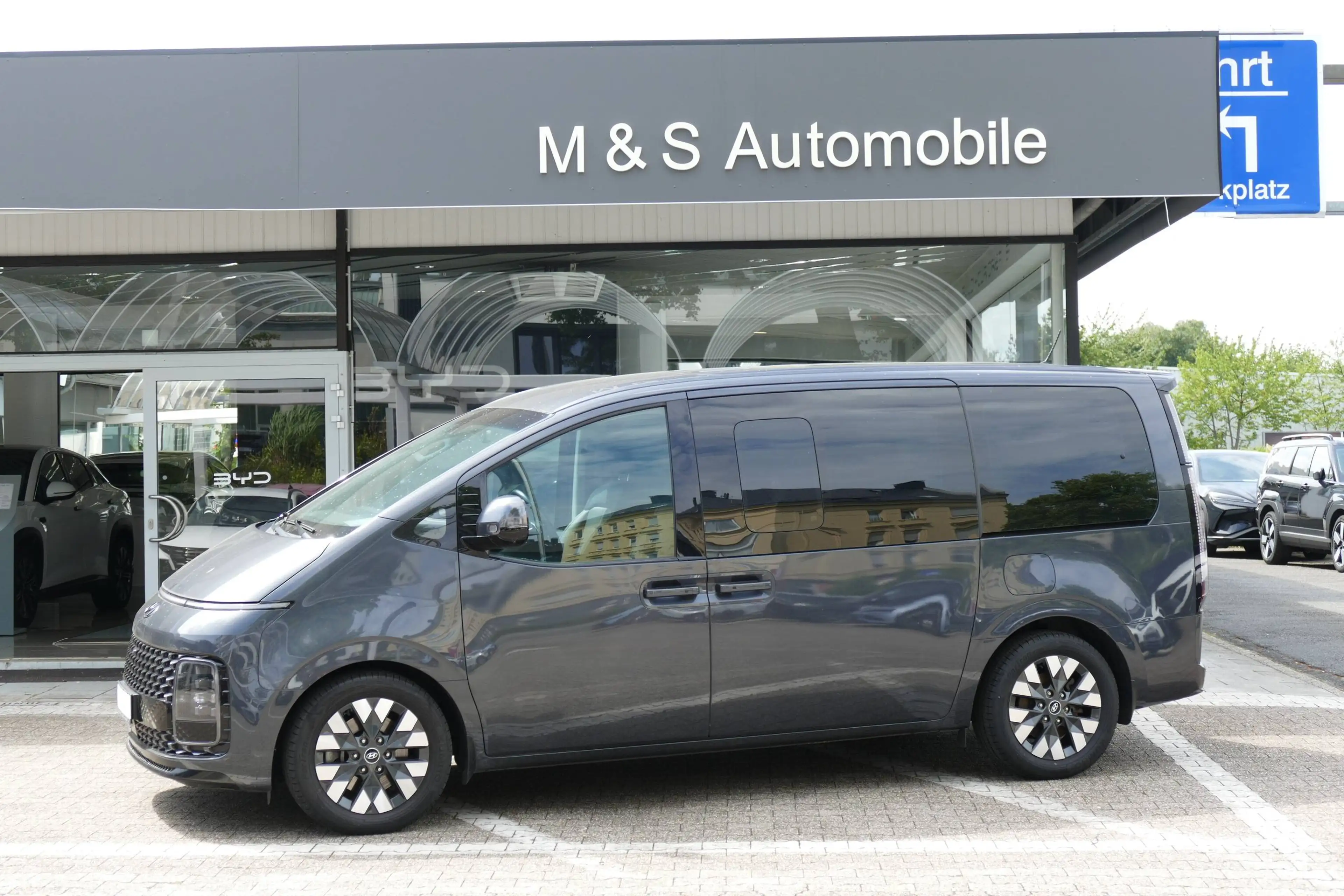 Hyundai STARIA STARIA DIESEL 2.2 CRDi Allrad Signature — photo 3