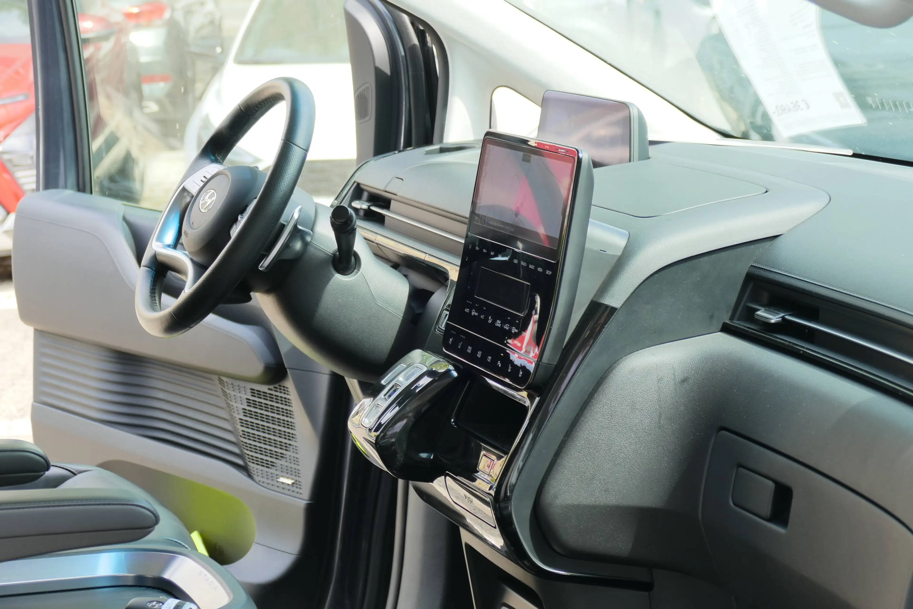 Hyundai STARIA STARIA DIESEL 2.2 CRDi Allrad Signature — photo 11