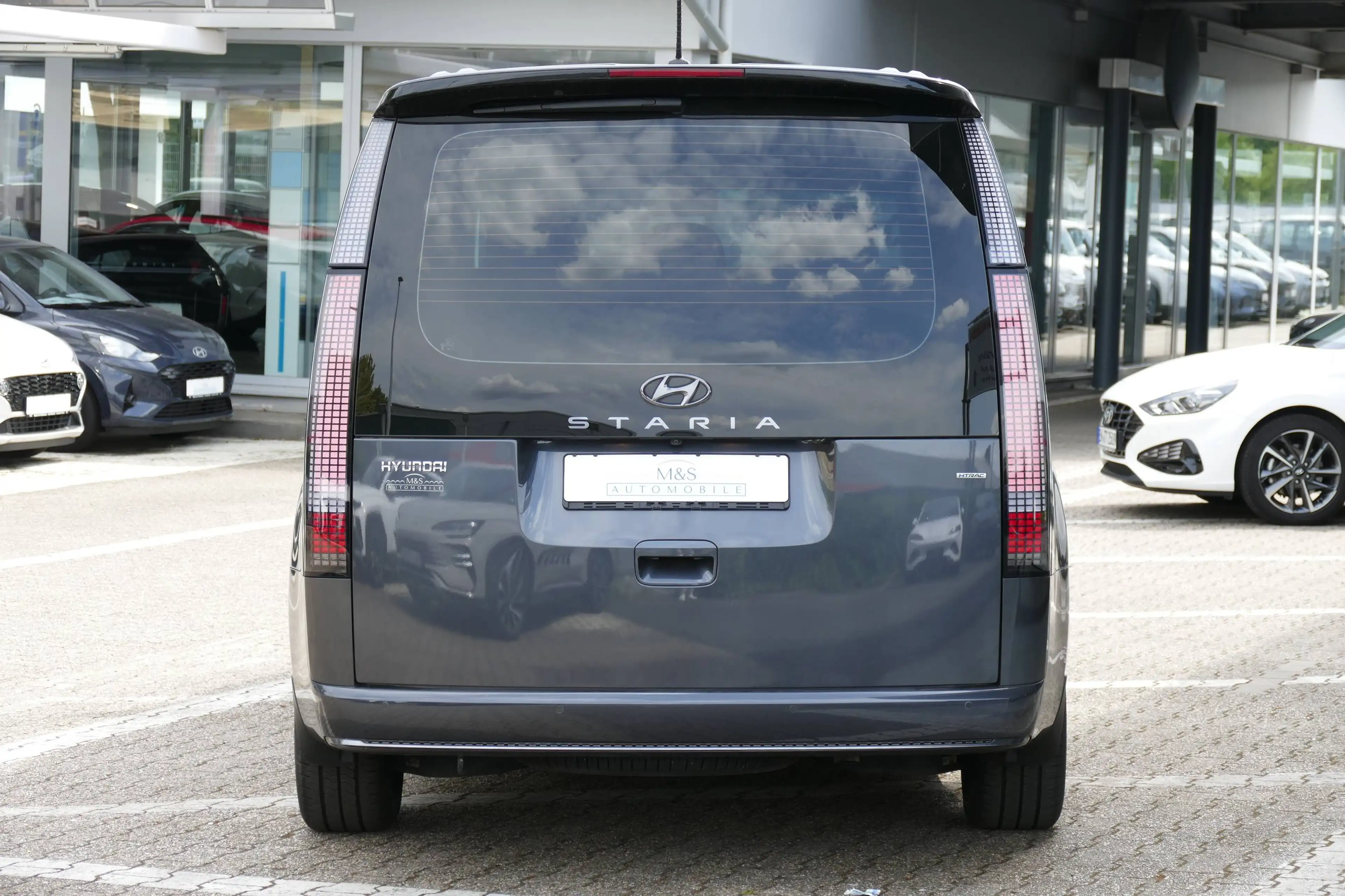 Hyundai STARIA STARIA DIESEL 2.2 CRDi Allrad Signature — photo 10