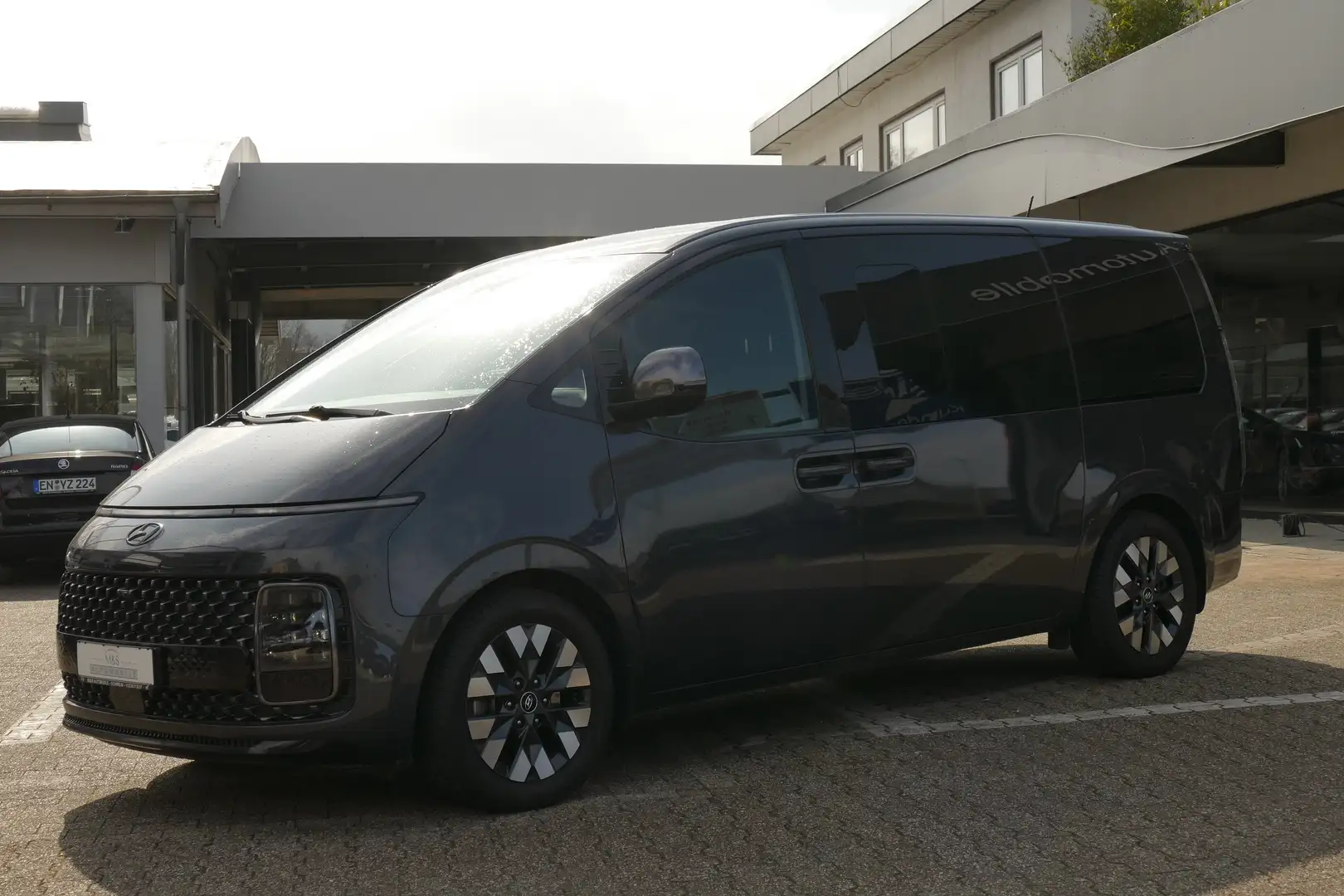 hyundai staria