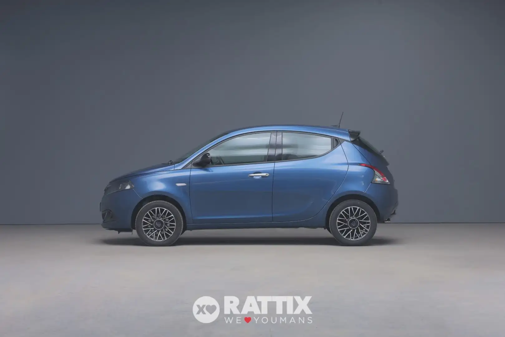 Lancia Ypsilon 1.0 Firefly Hybrid 70CV Platino Bleu - 2