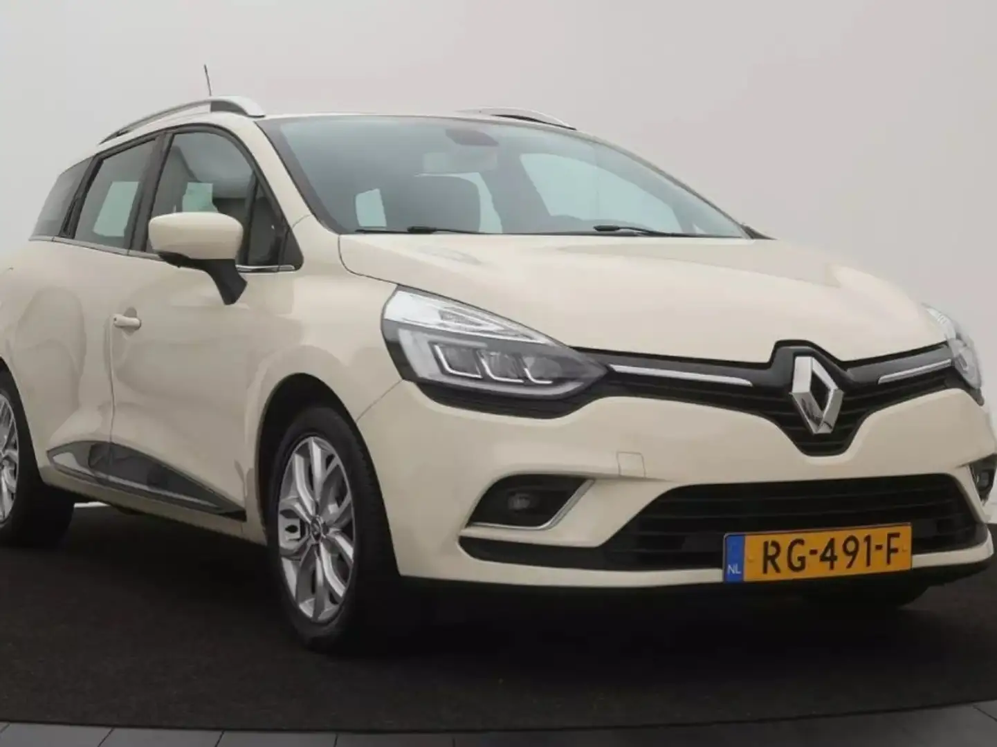Renault Clio 0.9 TCe Intens estate Beige - 1