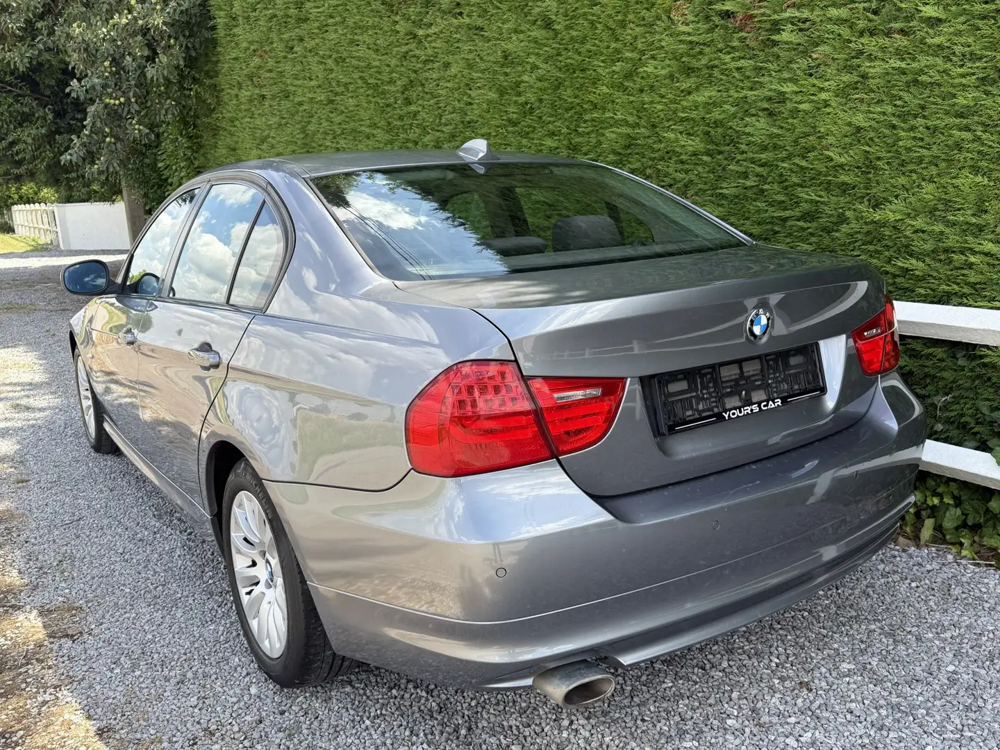 BMW 318 d - 1er Main -  Phare Au Xenon - Climatisation !! Grau - 2