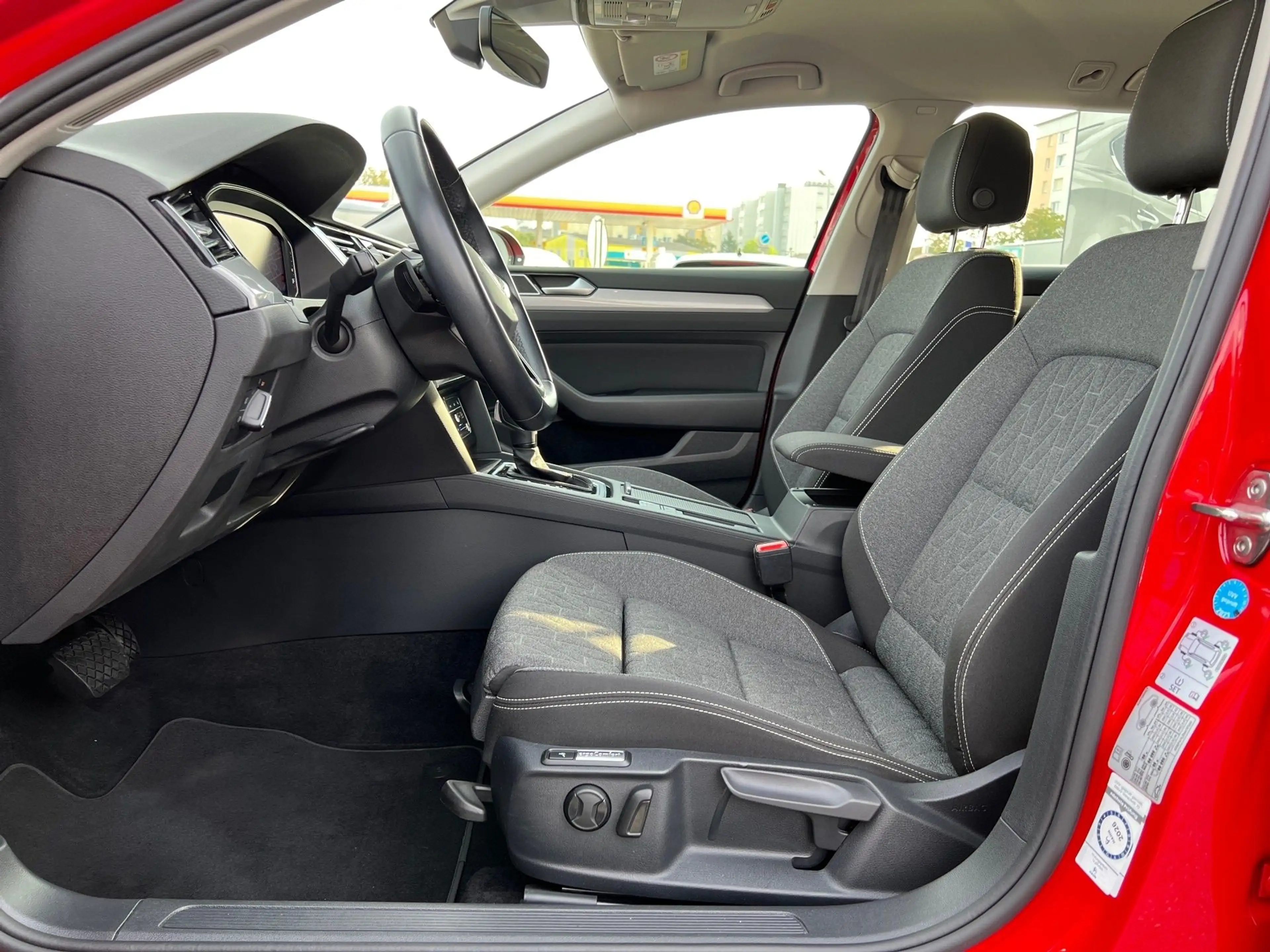 Volkswagen Passat Variant Business 2,0 TDI DSG | NP: € 51.900 — photo 13