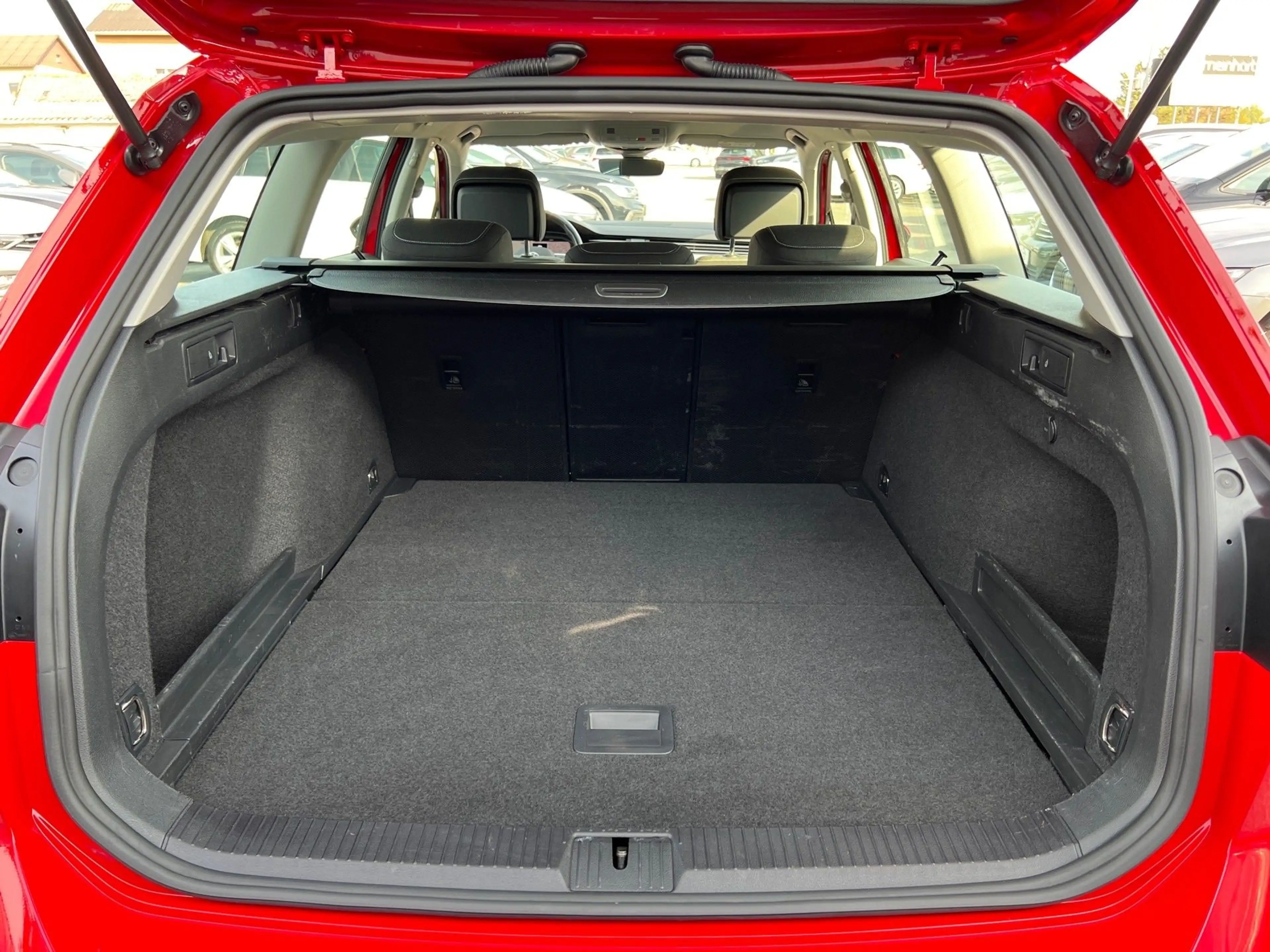Volkswagen Passat Variant Business 2,0 TDI DSG | NP: € 51.900 — photo 15