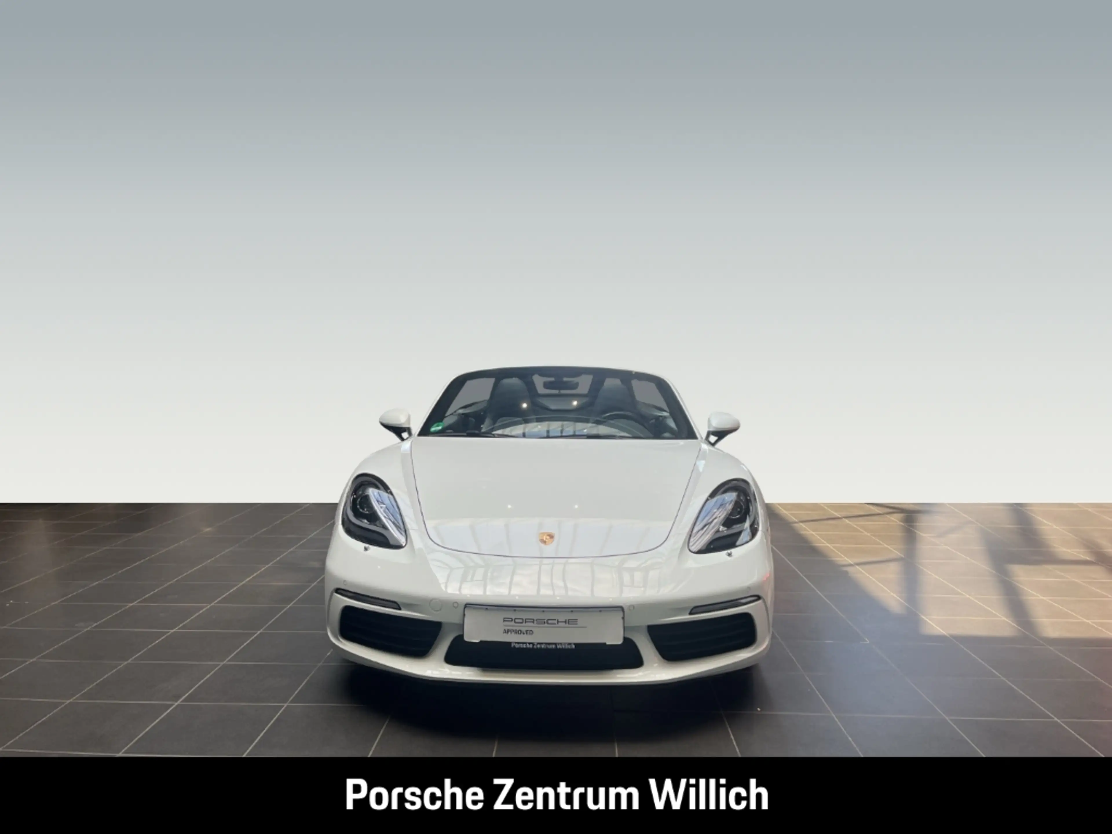 Porsche Boxster 718 — photo 8