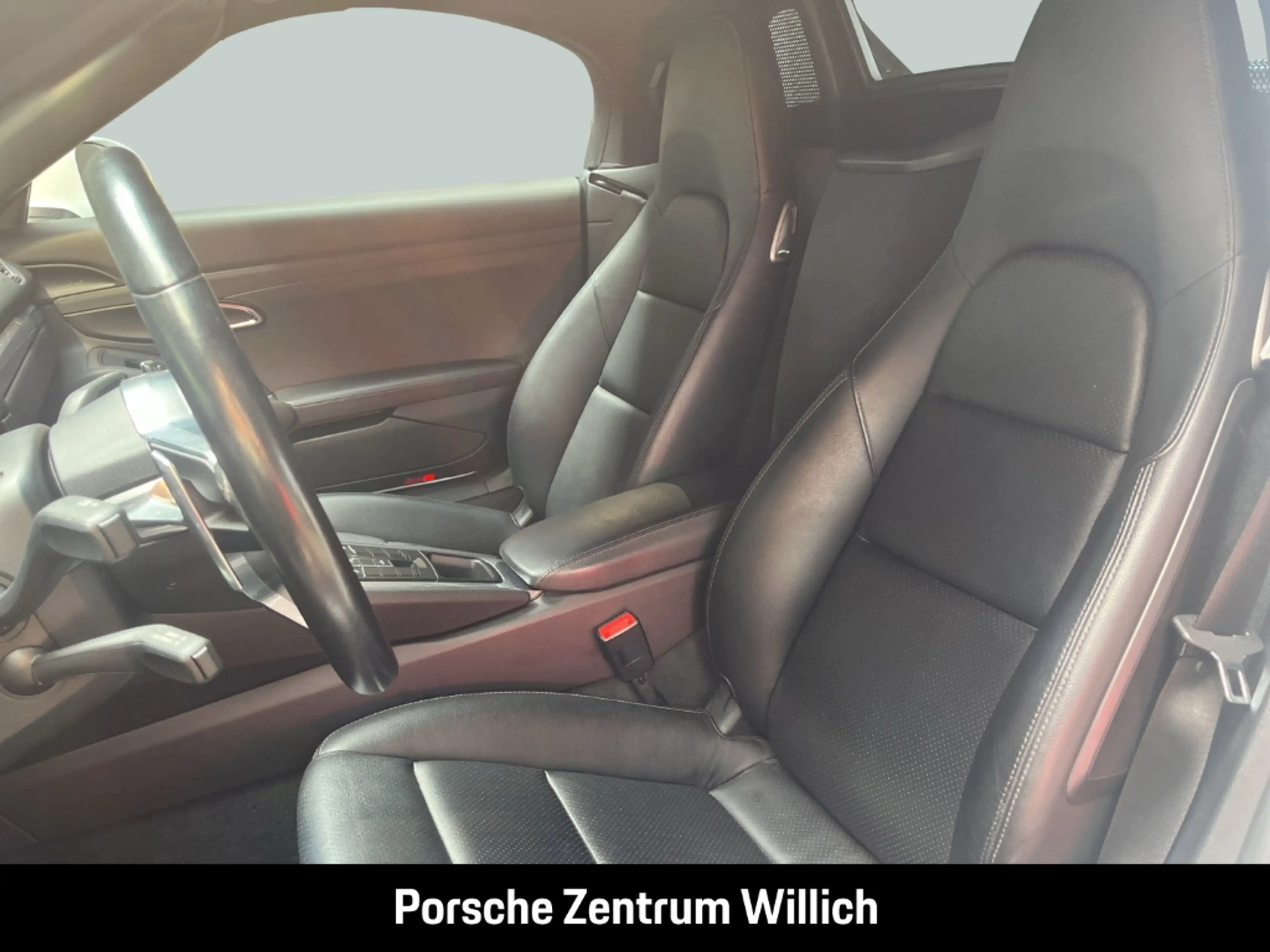 Porsche Boxster 718 — photo 12