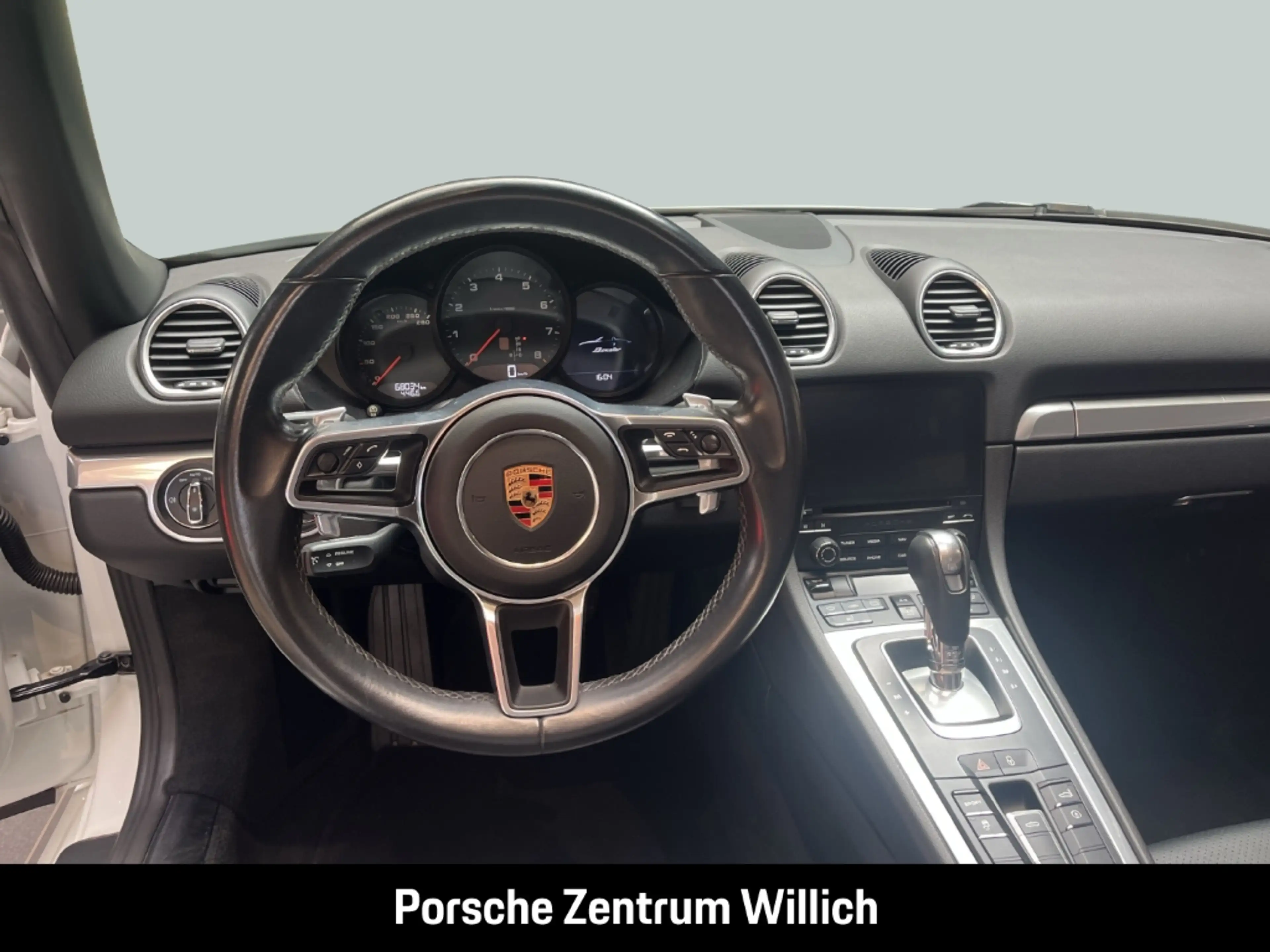 Porsche Boxster 718 — photo 13