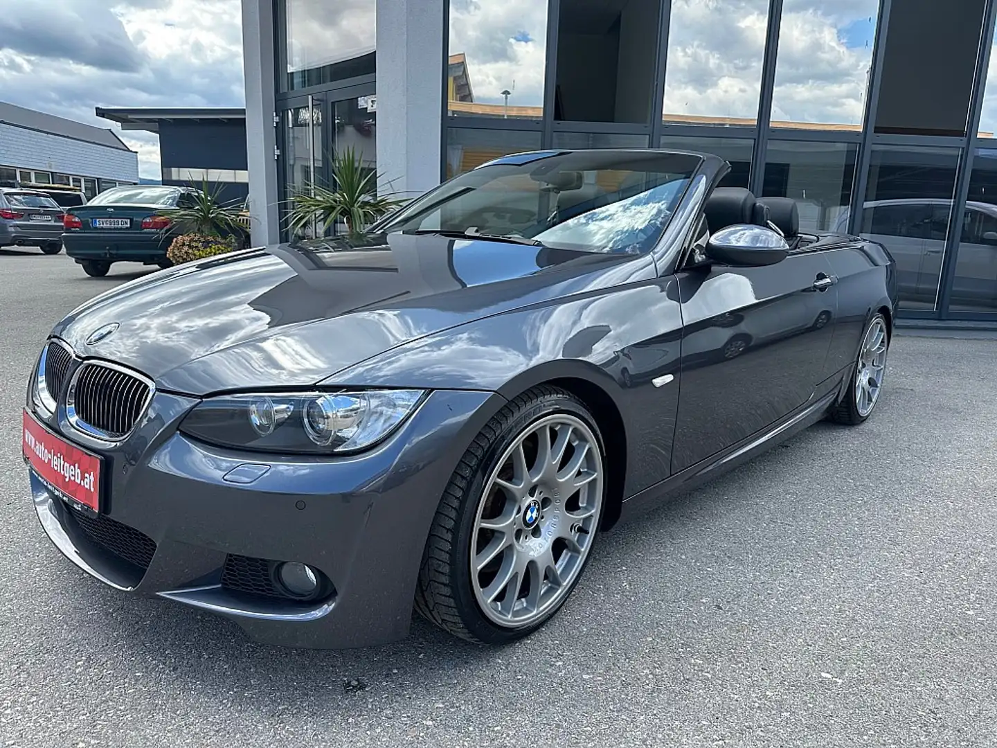 BMW 330 d Cabrio Grau - 1