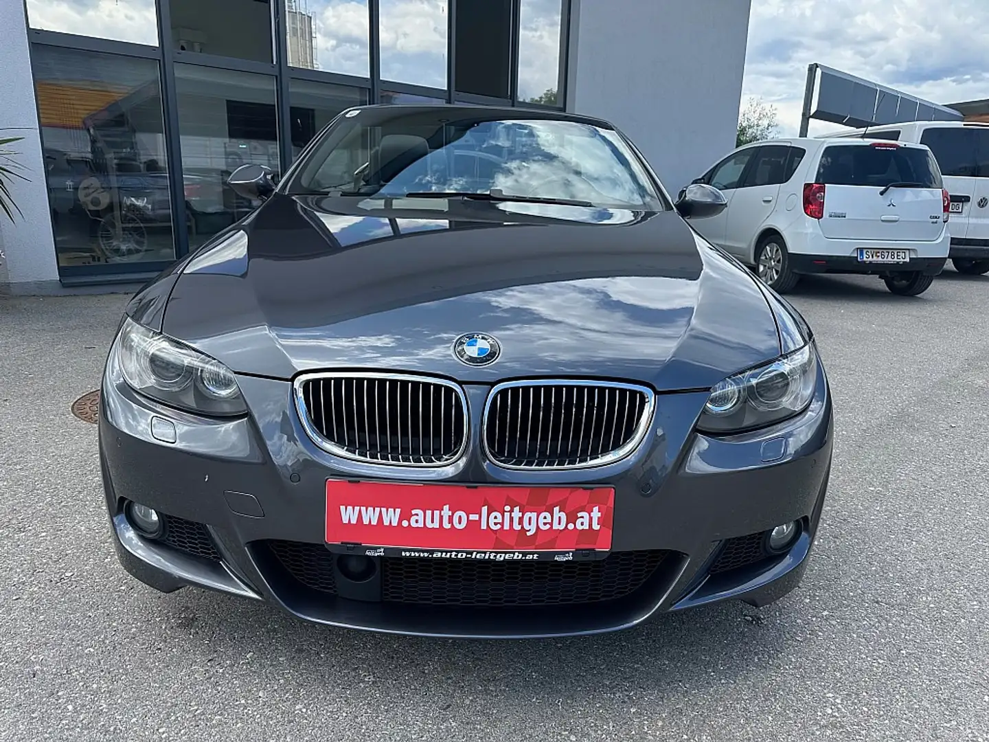 BMW 330 d Cabrio Grau - 2