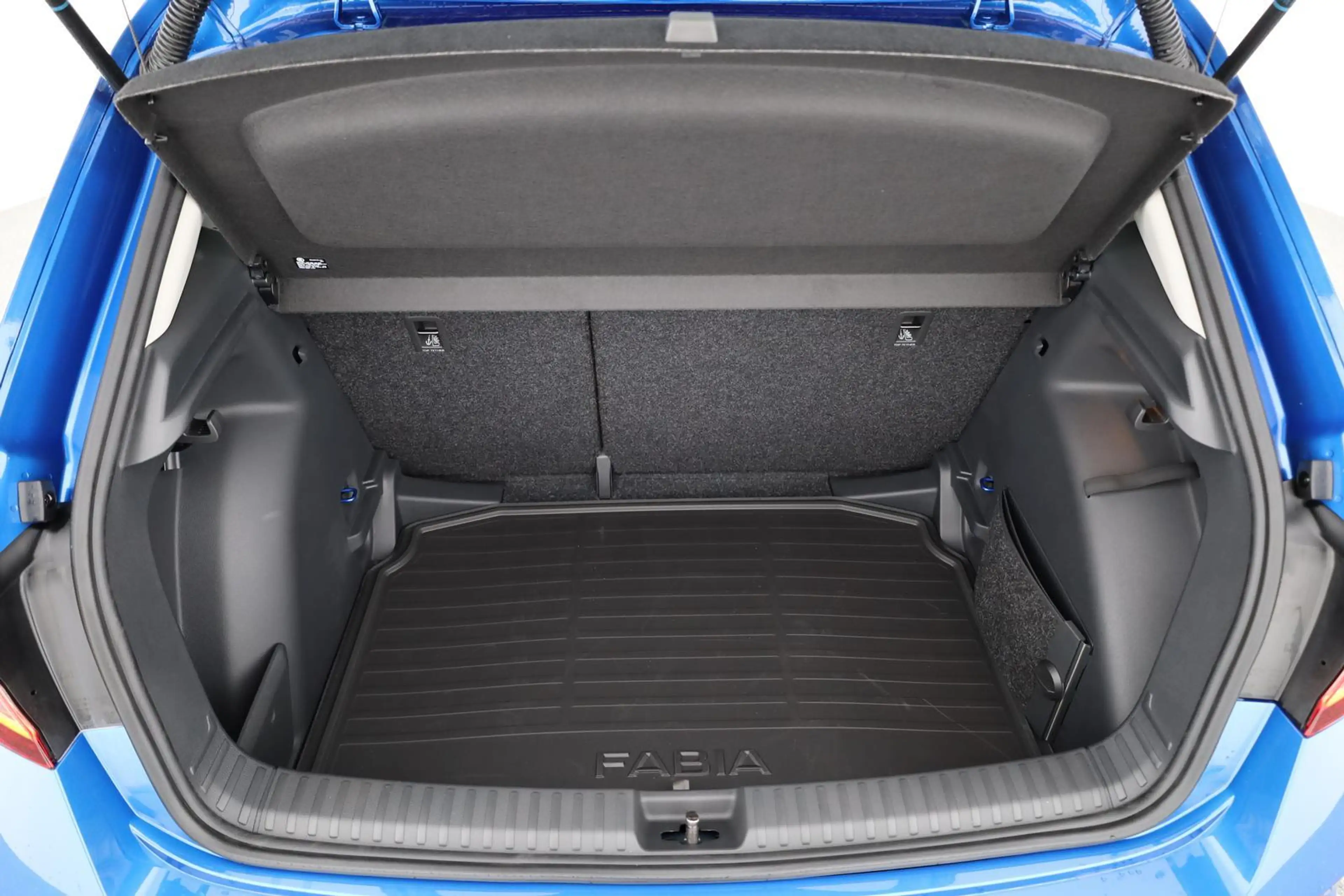 Skoda Fabia Selection 1.0 TSI Selection, LED, Kamera, Winte... — photo 12