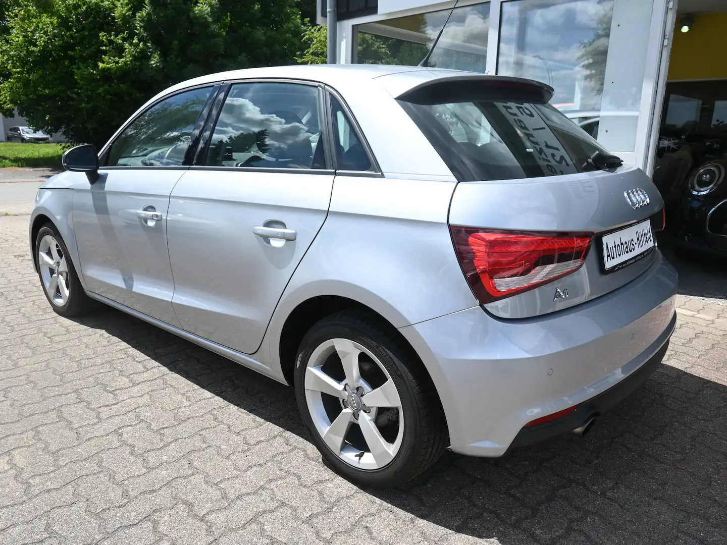 Audi A1 1.0 TFSI Sportback*sport ultra* Navi Xenon Argent - 2