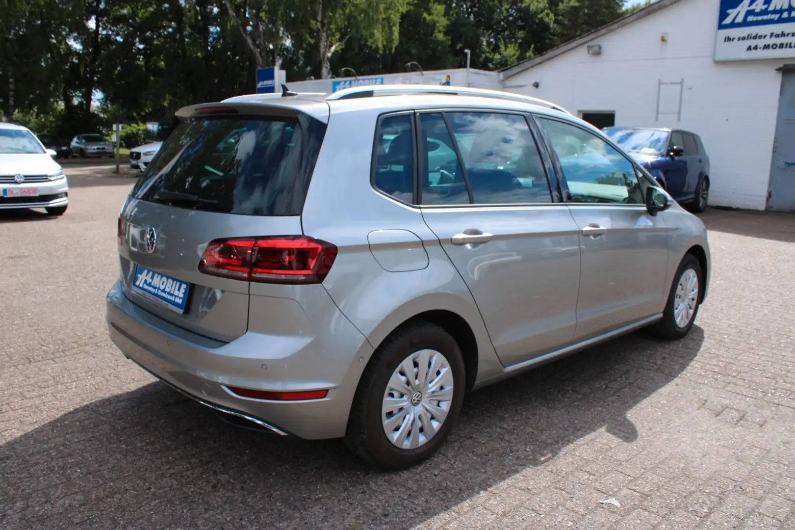 Volkswagen Golf Sportsvan VII Join Navi Sitzheizung+Lenkrad Silber - 2