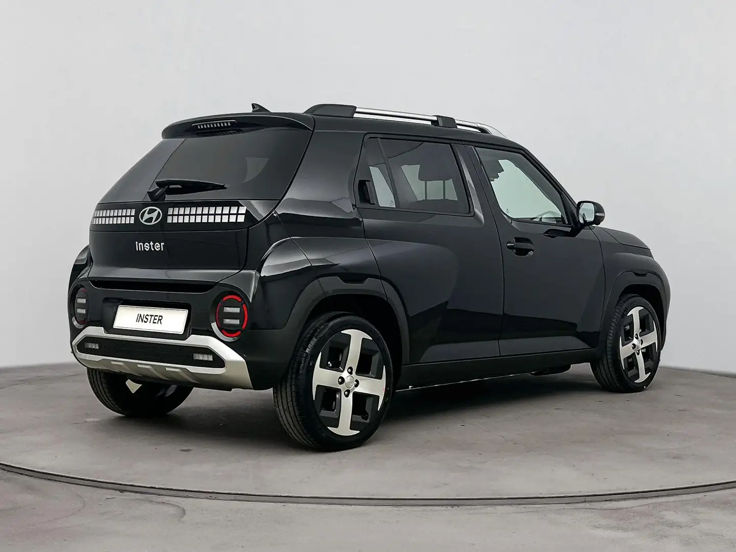 Hyundai Inster Evolve 49 kWh | €3000 KORTING | WINTER PACK | TECH Zwart - 2
