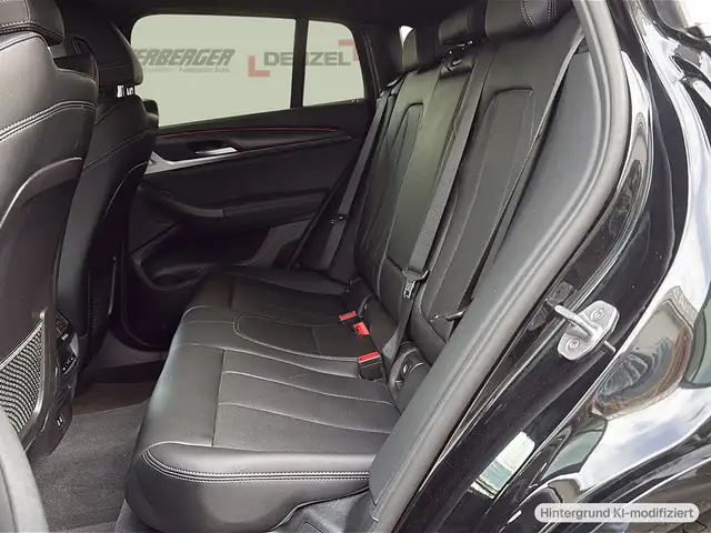 BMW X4 view 11