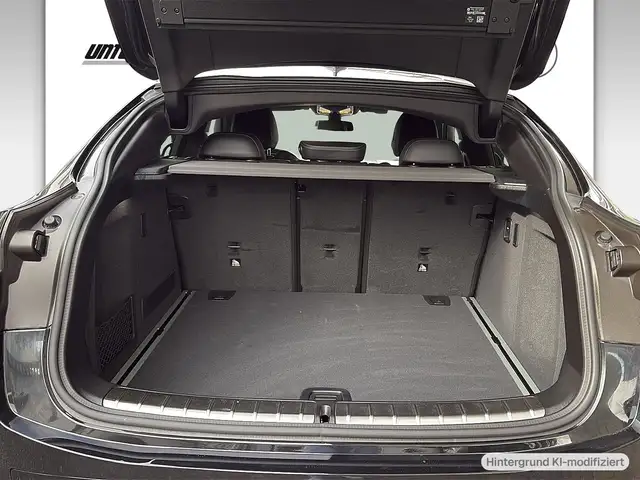 BMW X4 view 12
