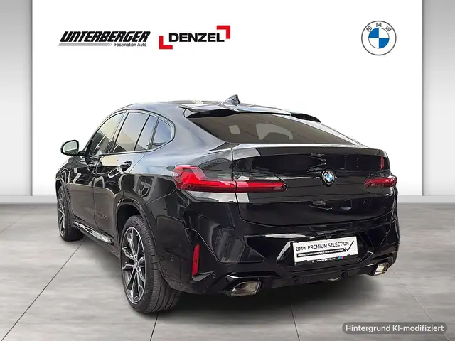 BMW X4 view 4