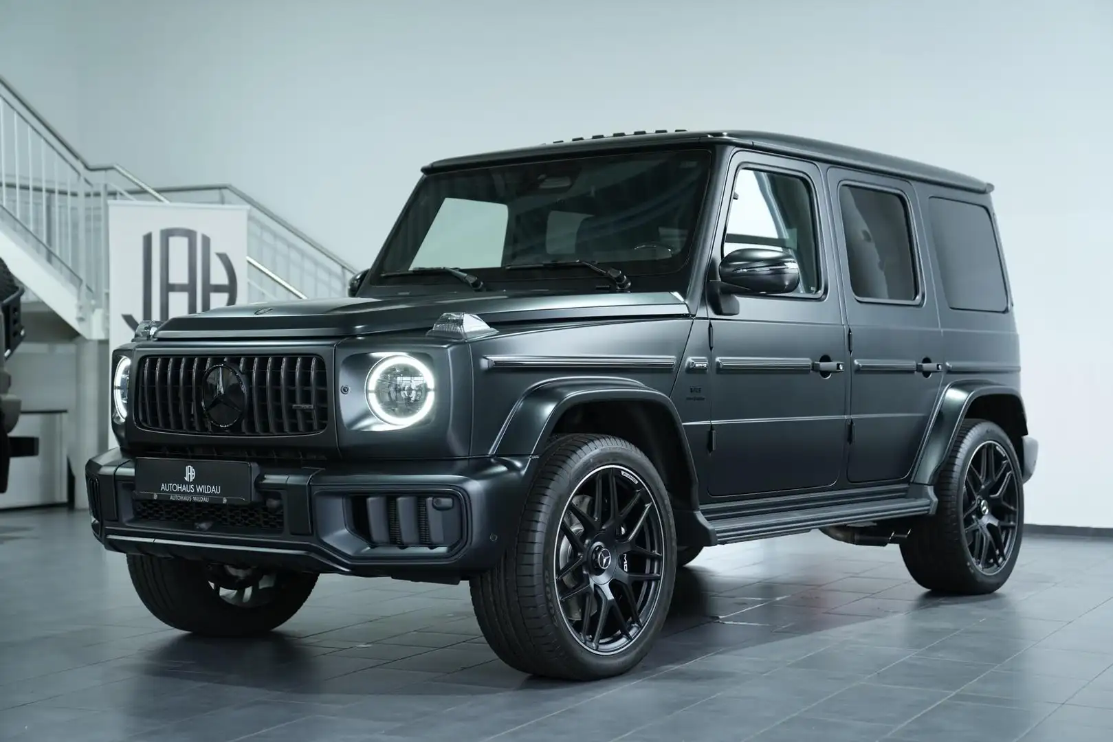 Mercedes-Benz *NEW*A22*CARBON*MY25* Noir - 2