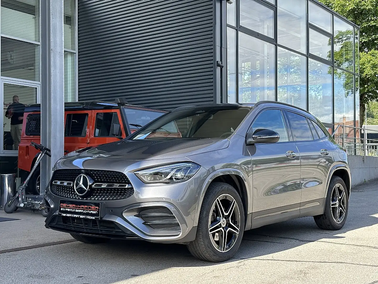 Mercedes-Benz GLA 250 e Entry Aut. Grau - 2
