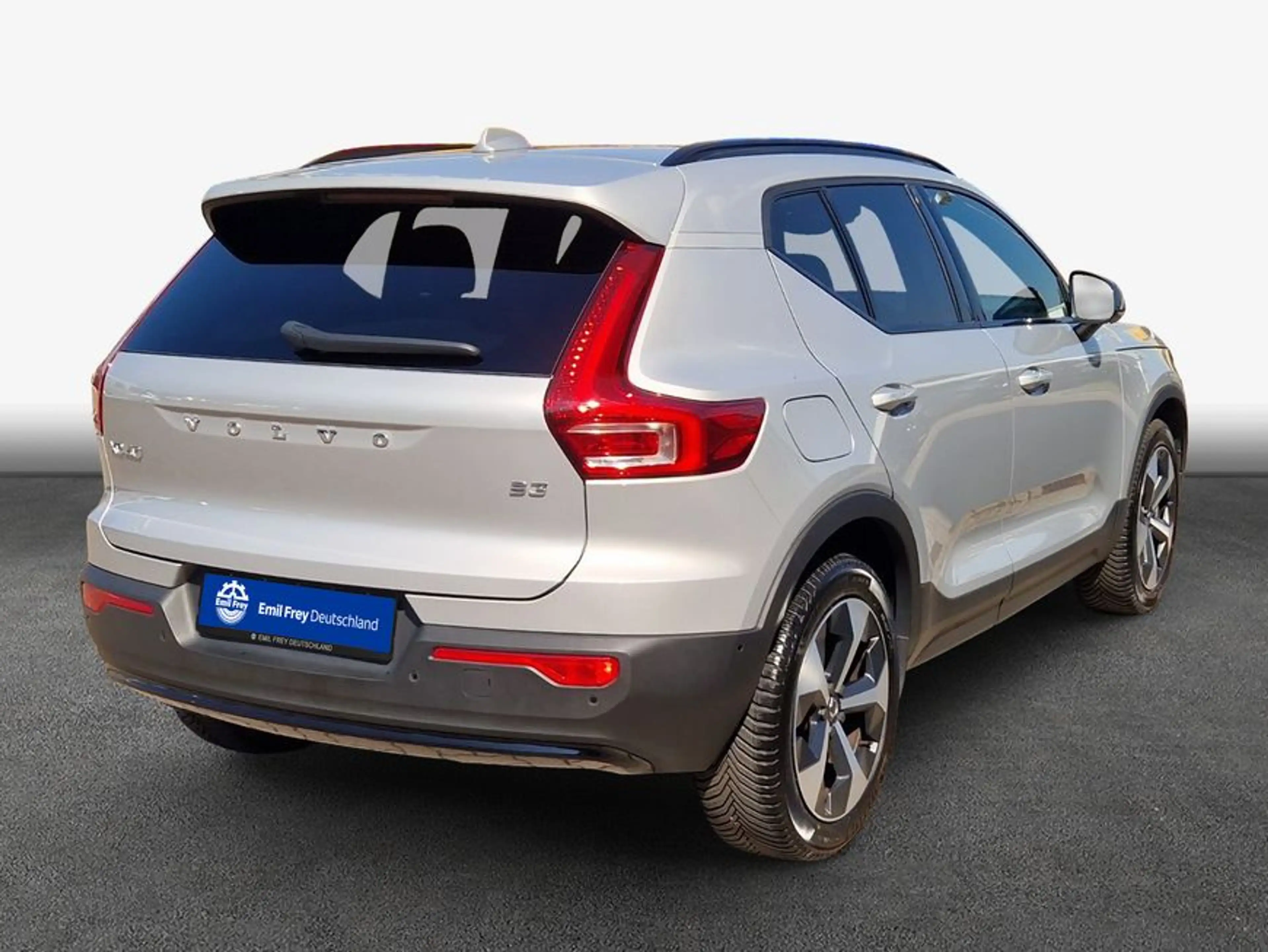 Volvo XC40 XC40 B3 B DKG Plus Dark Business 360°V AHK GJR — photo 2