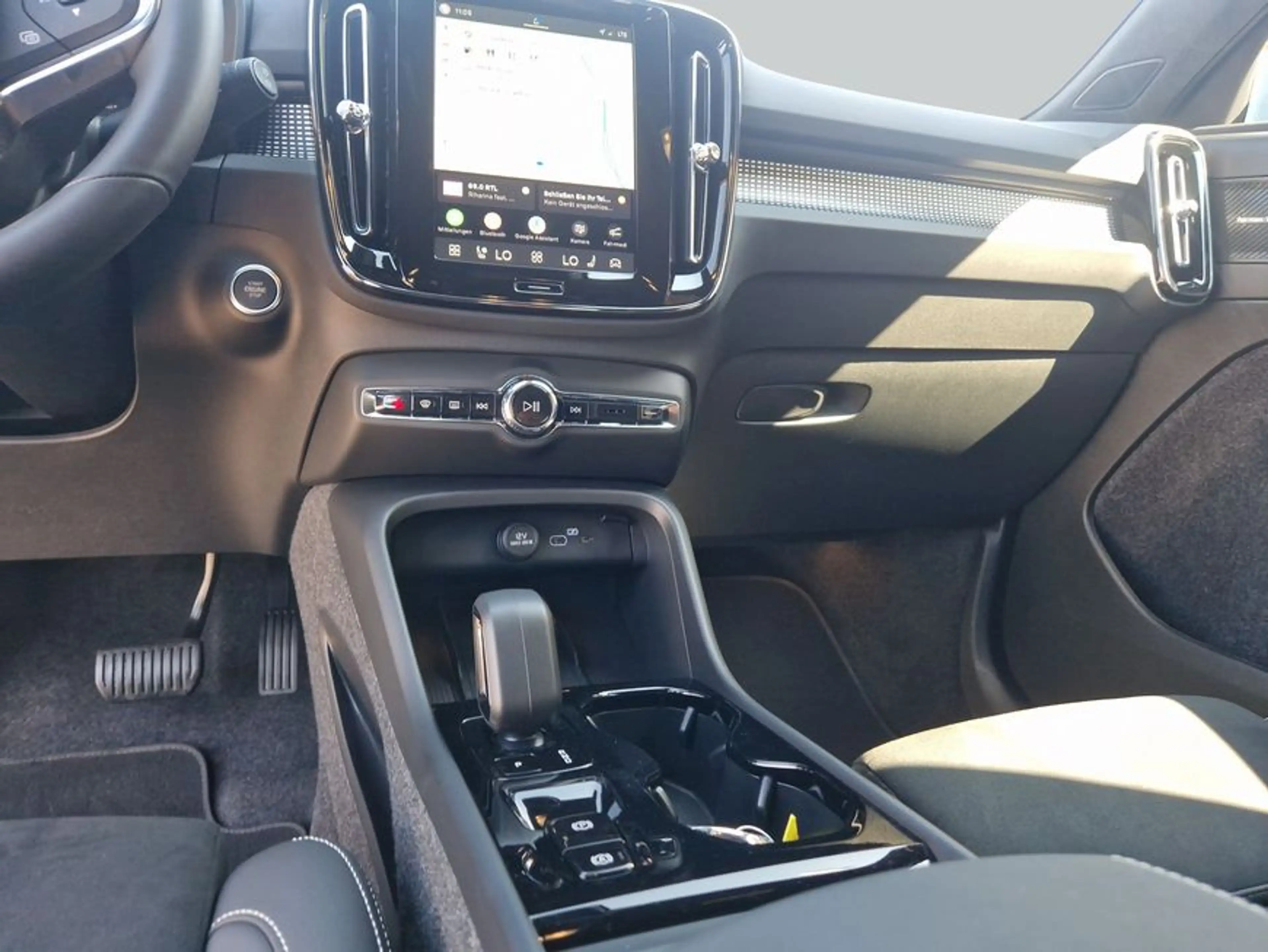 Volvo XC40 XC40 B3 B DKG Plus Dark Business 360°V AHK GJR — photo 14