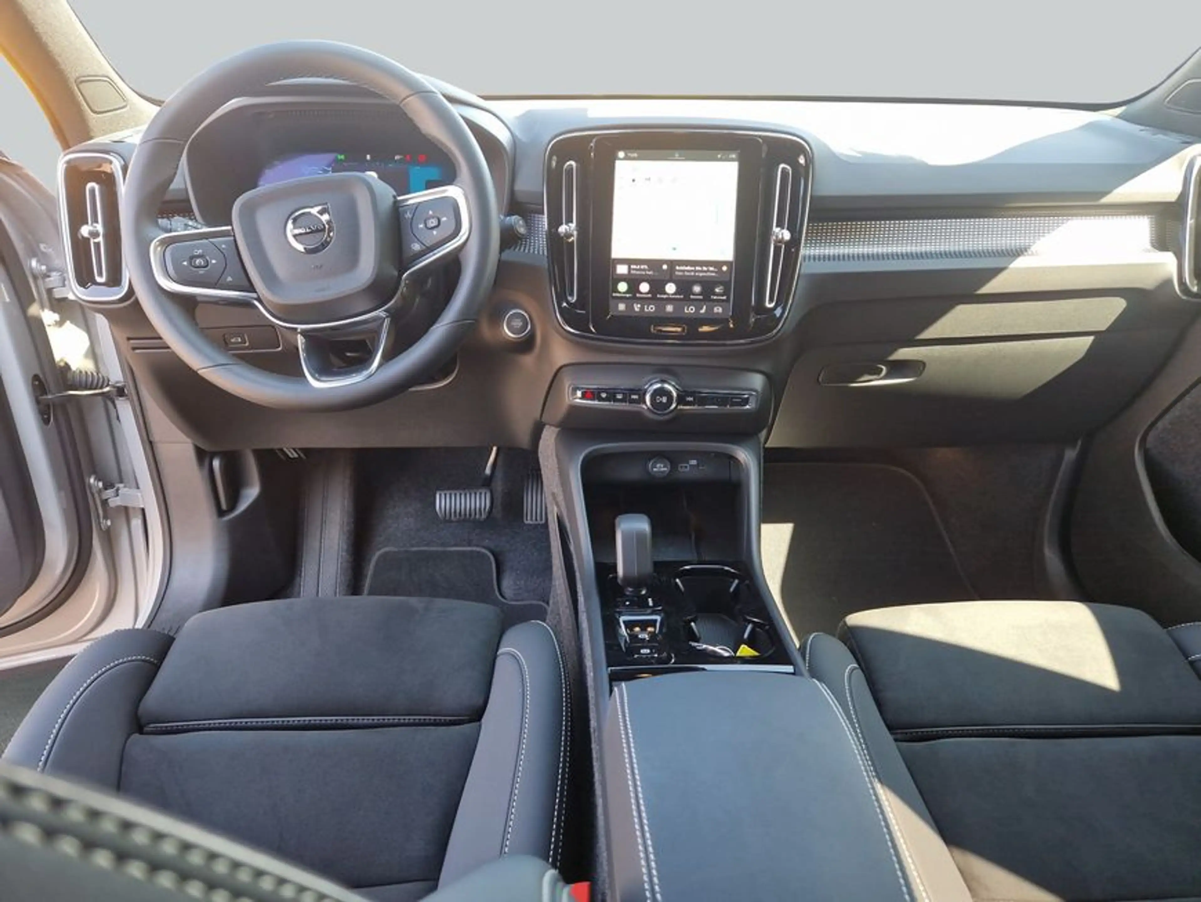 Volvo XC40 XC40 B3 B DKG Plus Dark Business 360°V AHK GJR — photo 13
