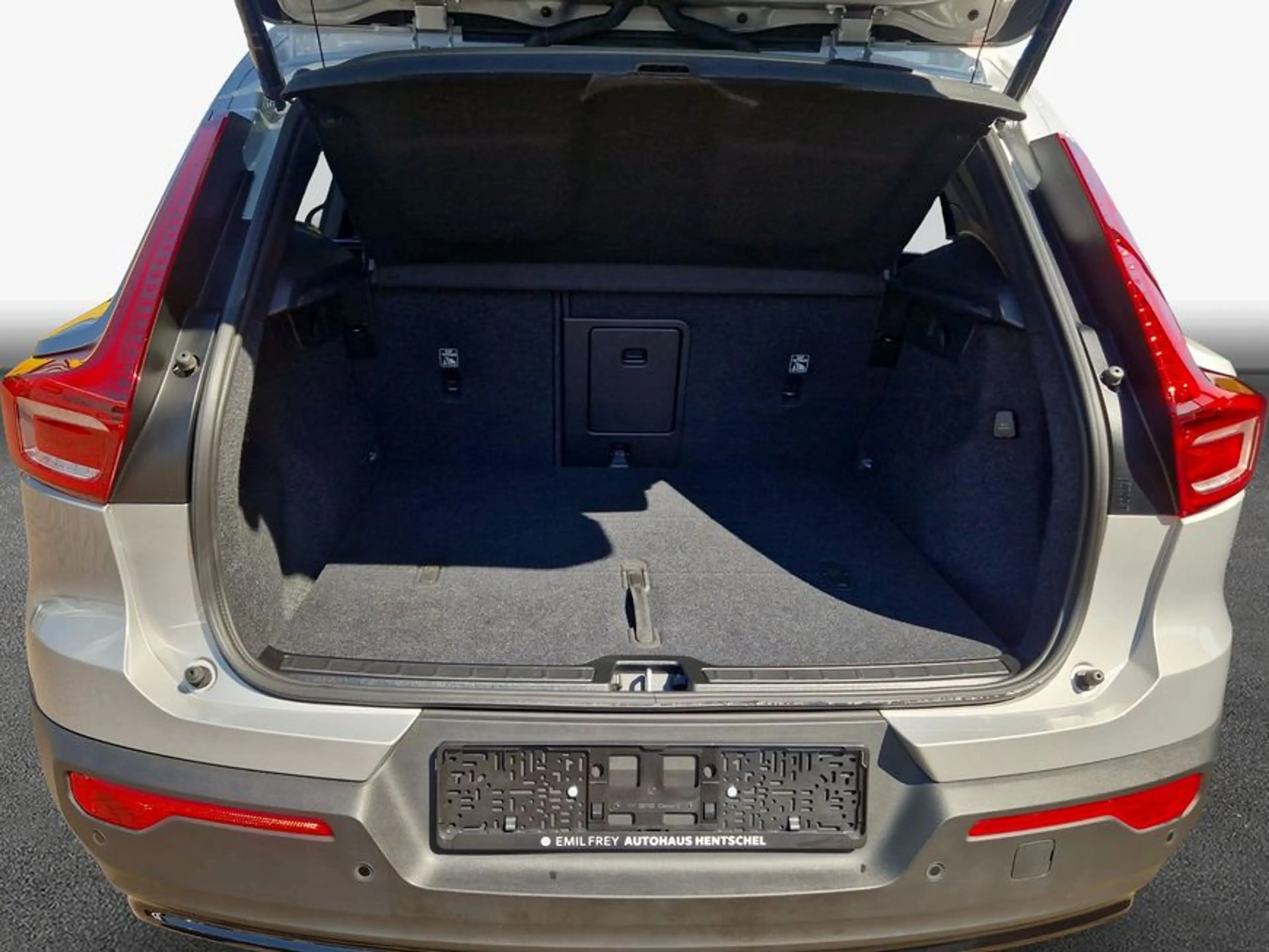 Volvo XC40 XC40 B3 B DKG Plus Dark Business 360°V AHK GJR — photo 8